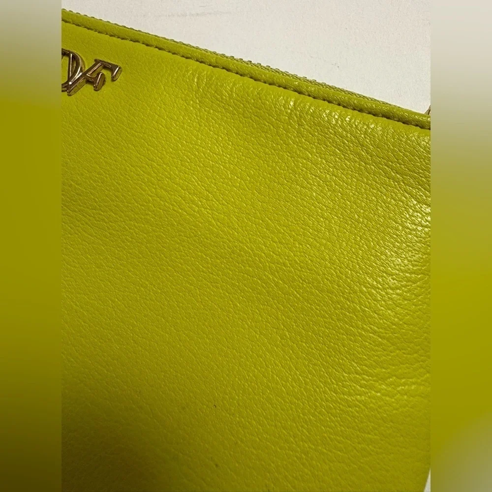 DVF “Lips” small wristlet
